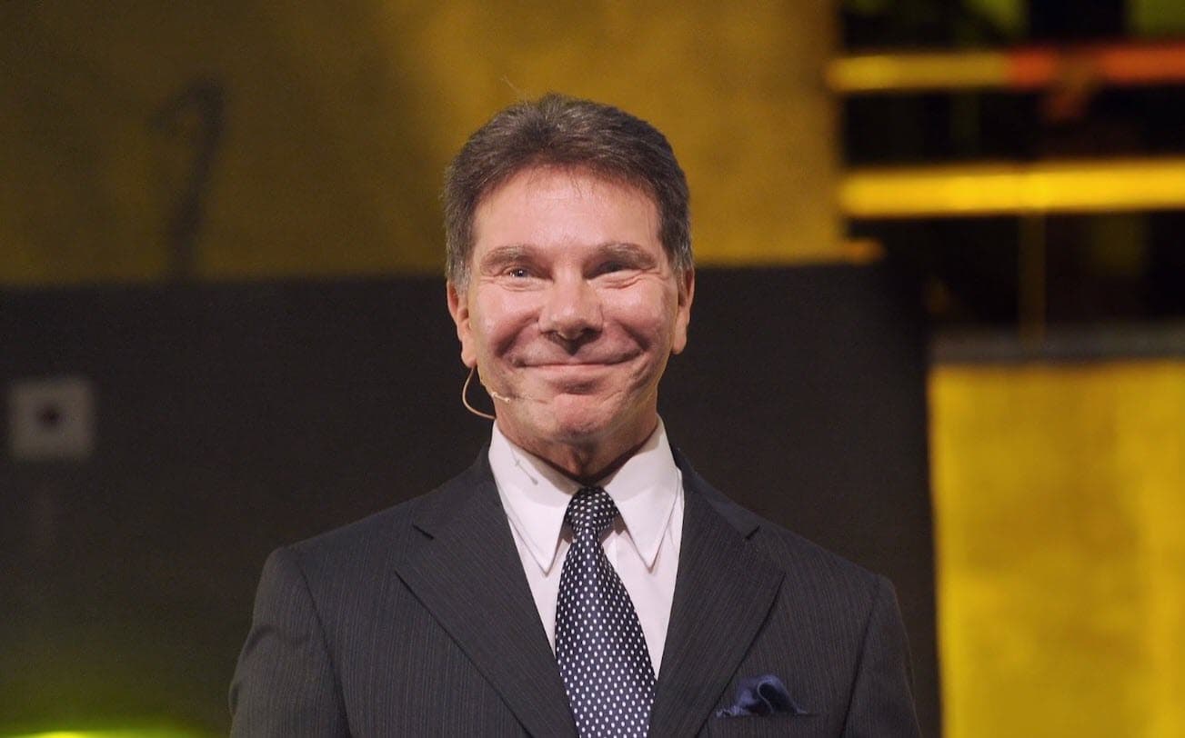Dr. Cialdini delivering a keynote